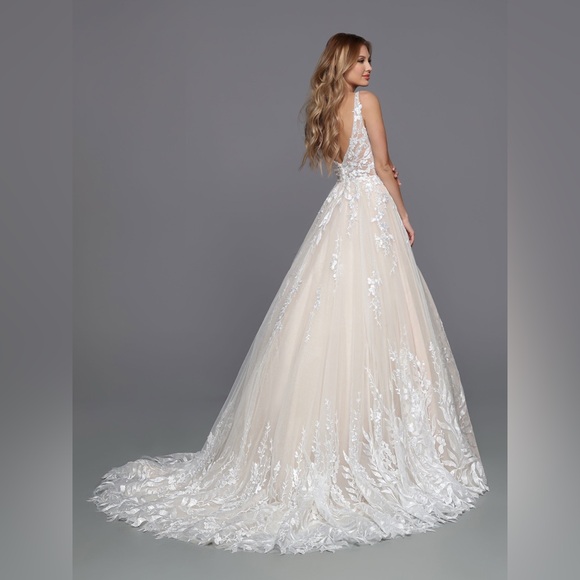 New Wedding Gown by Davinci 50751 - Picture 7 of 7